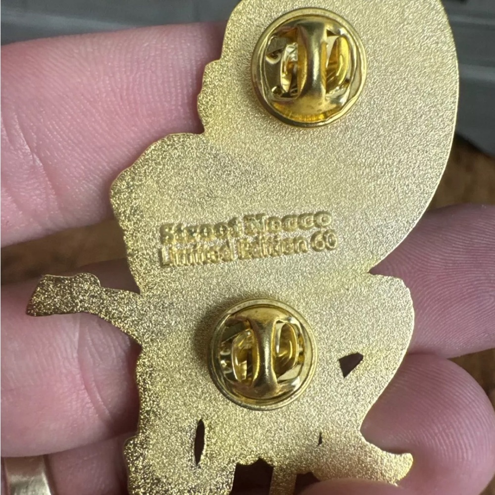 Disney Jessica Rabbit Dressing In Mirror With Belle And Ariel Fantasy Pin LE 60 - Picture 2 of 2